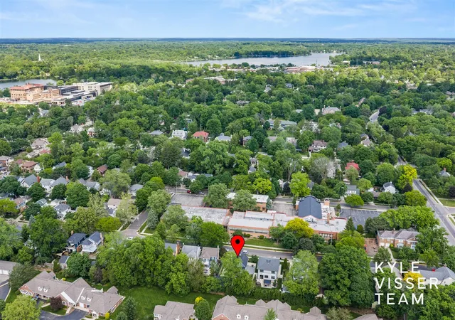 Homes for sale in Grand Rapids, MI | 725 Gladstone Dr, Grand Rapids, MI 49506 | MLS# 70536086