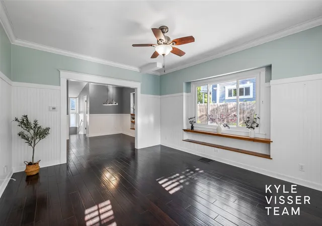 Photo 2 of Sale Pending at 725 Gladstone Dr, Grand Rapids, MI 49506 | MLS# 70536086 | Listing updated on 2026-06-16