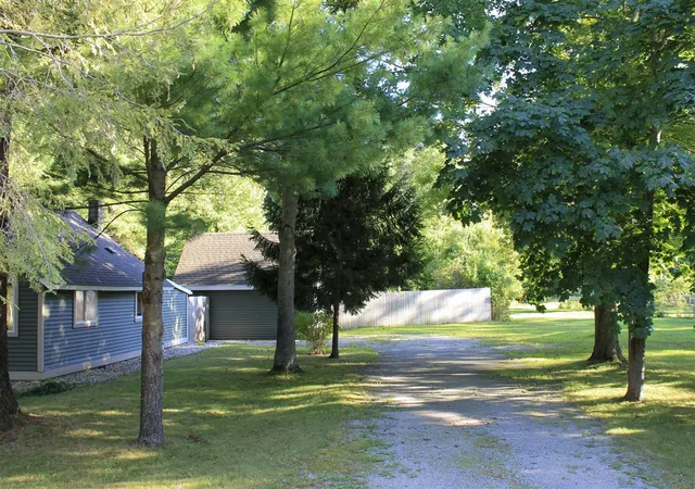 Photo 3 of Sale Pending at 3429 W Giles Rd, Muskegon, MI 49445 | MLS# 70555461 | Listing updated on 2026-09-01