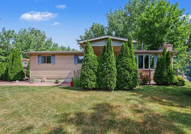 Homes for sale in Bay City, MI | 2437 Amelith Rd, Bay City, MI 48706 | MLS# 50214099