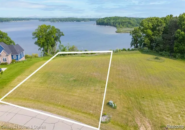 Homes for sale in Brooklyn, MI | 120 Bloomfield Blvd, Brooklyn, MI 49230 | MLS# 60986960