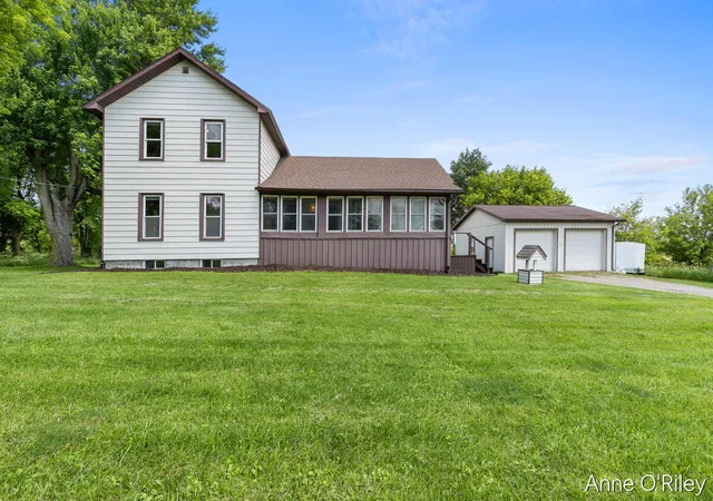 Homes for sale in Charlotte, MI | 2811 E Vermontville Hwy, Charlotte, MI 48813 | MLS# 70541931