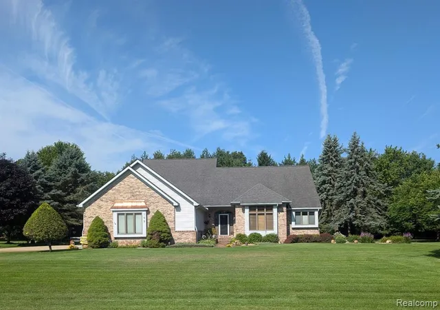 1st image of 198 Coryell Dr, Oxford, MI 48371 | MLS# 61019671