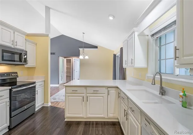 Photo 3 of Sale Pending at 7030 Jennings Rd, Swartz Creek, MI 48473 8809 | MLS# 61011856 | Listing updated on 2026-09-19