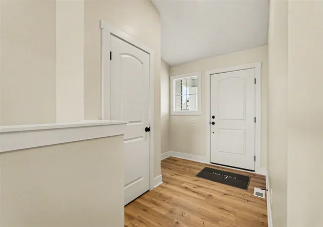 Photo 2 of Sale Pending at 4904 Bethpage Dr, Comstock Park, MI 49321 | MLS# 70517220 | Listing updated on 2026-09-11