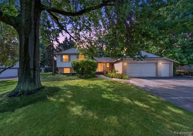 55th image of 6611 Cottonwood Knoll Ct, West Bloomfield, MI 48322 3842 | MLS# 61022892
