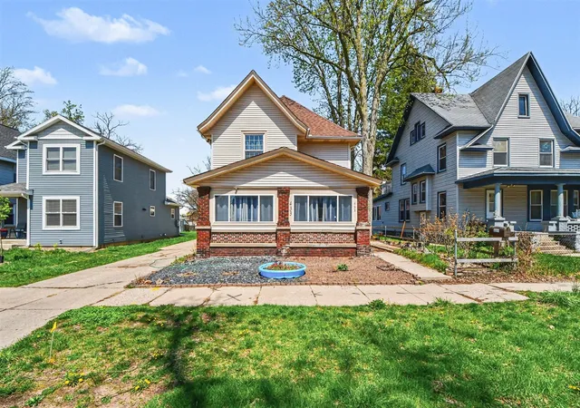 Homes for sale in Grand Rapids, MI | 433 Adams St, Grand Rapids, MI 49507 | MLS# 70513182