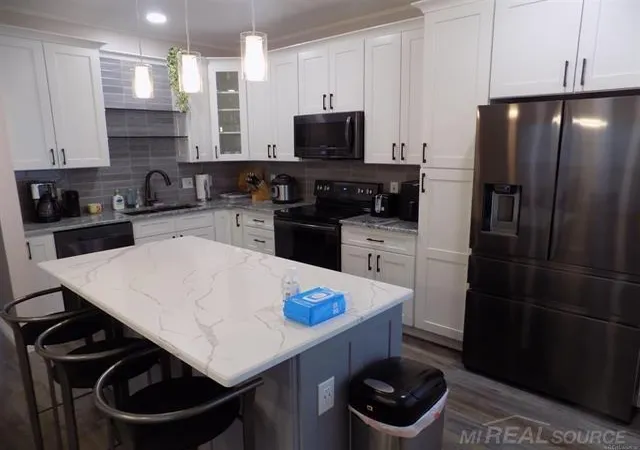 2nd image of 36225 Dominion Cir, Sterling Heights, MI 48310 | MLS# 50197245