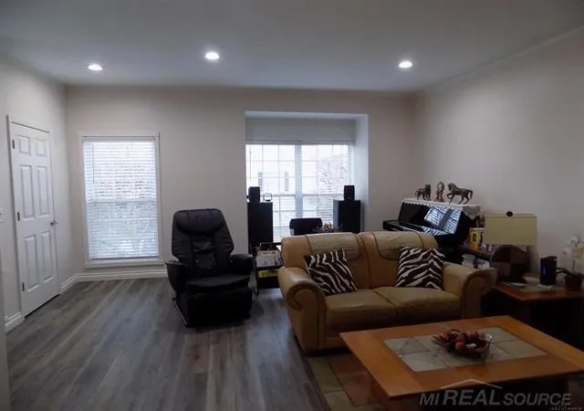 5th image of 36225 Dominion Cir, Sterling Heights, MI 48310 | MLS# 50197245