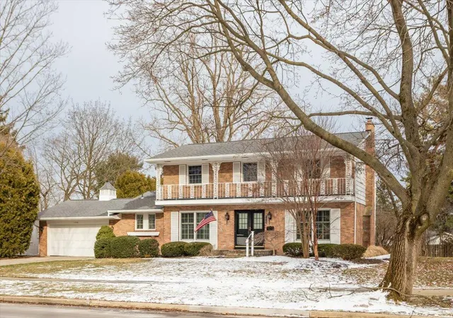 Photo 2 of Sale Pending at 1440 Edgewood Ave, Grand Rapids, MI 49506 | MLS# 70517438 | Listing updated on 2026-04-03