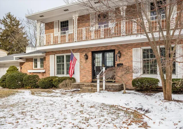Photo 2 of Sale Pending at 1440 Edgewood Ave, Grand Rapids, MI 49506 | MLS# 70517438 | Listing updated on 2026-04-03