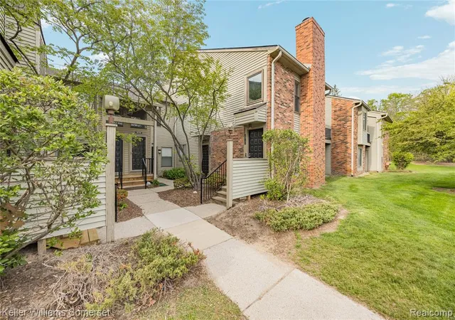 3rd image of 20745 Indian Creek Dr, Farmington Hills, MI 48335 | MLS# 60992609