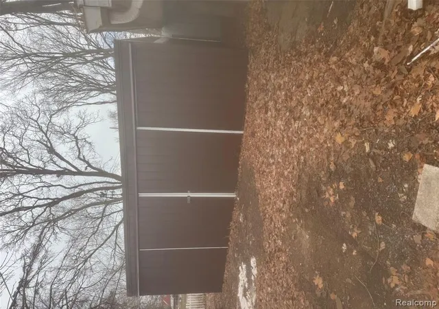 16th image of 401 Richard Ave, Lansing, MI 48917 | MLS# 60960142