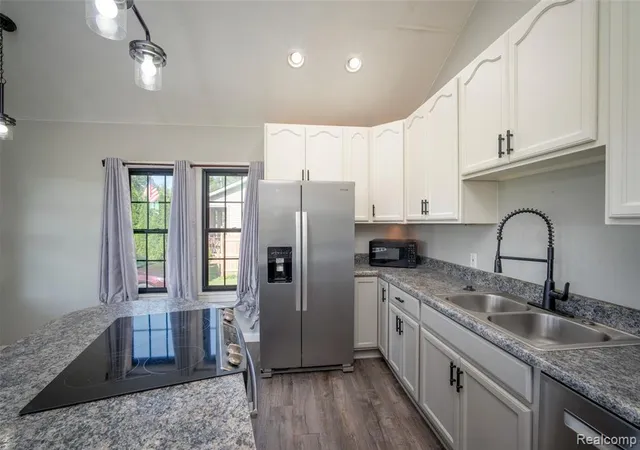 5th image of 354 W Erie Rd, Temperance, MI 48182 9395 | MLS# 61009373