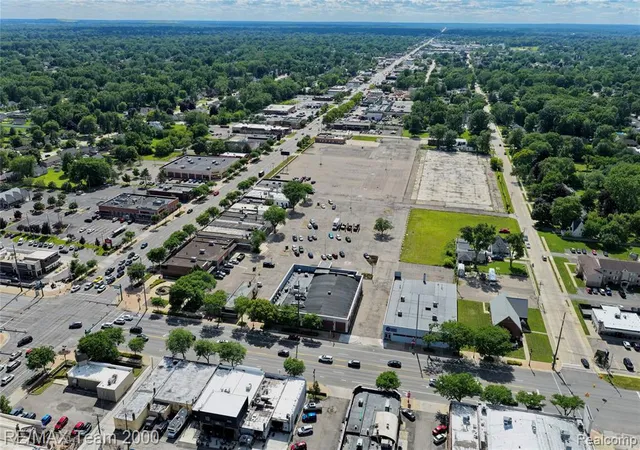4th image of 5705 Middlebelt Rd, Garden City, MI 48135 | MLS# 61005547