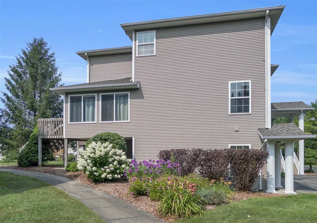 Photo 4 of Sale Pending at 8450 N Ctr Park Dr #11, Byron Center, MI 49315 | MLS# 70547240 | Listing updated on 2026-08-25