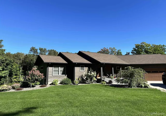 Homes for sale in Munising, MI | E10409 H58, Munising, MI 49862 | MLS# 50209573