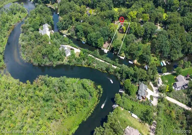 Homes for sale in Whitmore Lake, MI | 4583 Cornwell Ln, Whitmore Lake, MI 48189 | MLS# 61006254