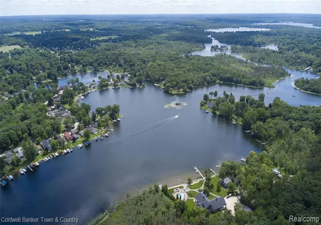 Homes for sale in Whitmore Lake, MI | 4583 Cornwell Ln, Whitmore Lake, MI 48189 | MLS# 61006254