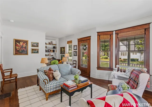 Photo 5 of Single family home for sale at 1718 Summit St, Holland, MI 49423 | MLS# 70553474 | Listing updated on 2026-08-27