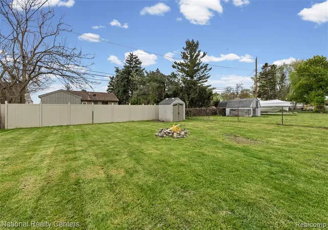 Homes for sale in Clinton Township, MI | 20510 Broadacres St, Clinton Township, MI 48035 4014 | MLS# 60987323