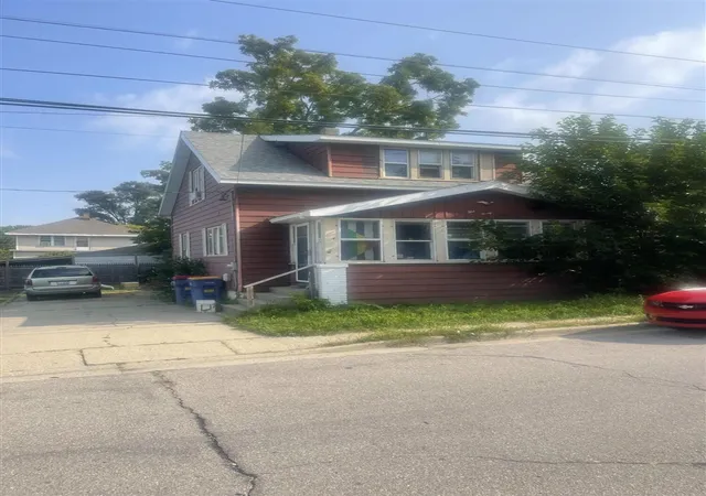 Photo 1 of Sale Pending at 527 Cordelia St, Grand Rapids, MI 49503 | MLS# 70554511 | Listing updated on 2026-10-23