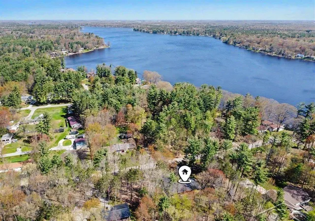 3rd image of 547 W Peterson Dr, Sanford, MI 48657 | MLS# 50214256
