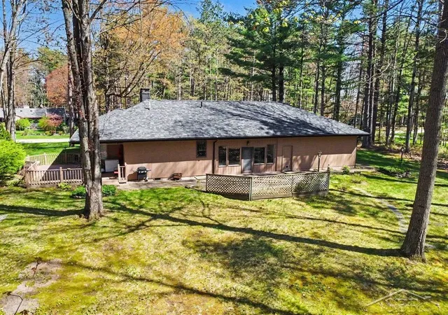 4th image of 547 W Peterson Dr, Sanford, MI 48657 | MLS# 50214256