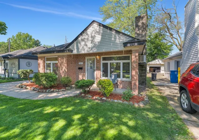 Photo 3 of Sale Pending at 7411 N Vernon St, Dearborn Heights, MI 48127 1769 | MLS# 61024458 | Listing updated on 2026-09-01