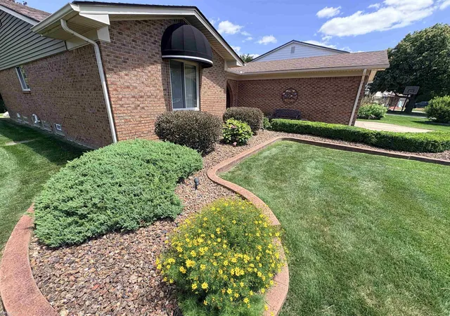 Photo 2 of Sale Pending at 47168 Blueridge Dr, Macomb, MI 48044 | MLS# 50216248 | Listing updated on 2026-08-17