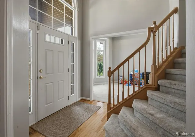 Photo 2 of Single family home for sale at 685 Ave De Lafayette, Monroe, MI 48162 3545 | MLS# 61025656 | Listing updated on 2026-09-10