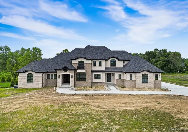 1st image of 1812 Vista Dr, Oakland, MI 48363 | MLS# 60998138