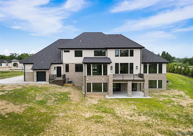 2nd image of 1812 Vista Dr, Oakland, MI 48363 | MLS# 60998138