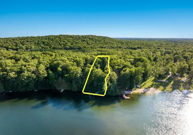 Homes for sale in Beulah, MI | 967 Old Miller Rd, Beulah, MI 49617 | MLS# 80070832