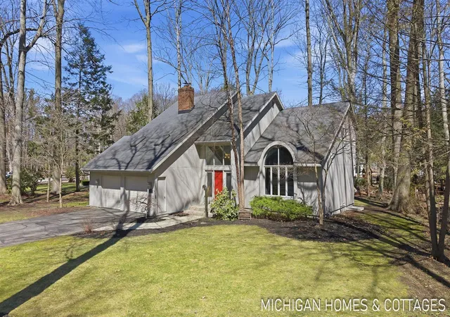 1st image of 221 Foxdown Rd, Holland, MI 49424 | MLS# 70522037