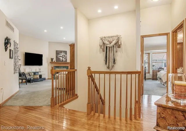 Photo 3 of Condo for sale at 35413 Upmann Dr, Sterling Heights, MI 48310 5323 | MLS# 61024205 | Listing updated on 2026-09-13