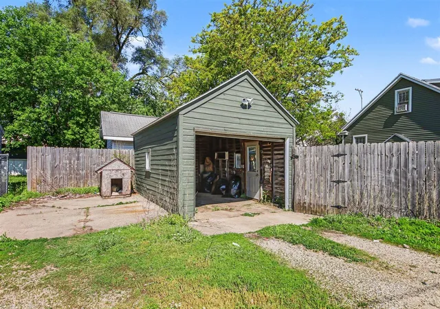 image of 18 34th St, Grand Rapids, MI 49548 | MLS# 70535447