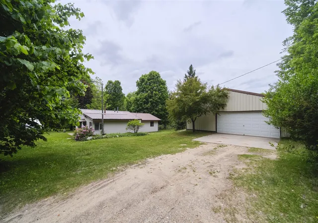 Homes for sale in Bear Lake, MI | 6712 Lumley Rd, Bear Lake, MI 49614 | MLS# 70538616