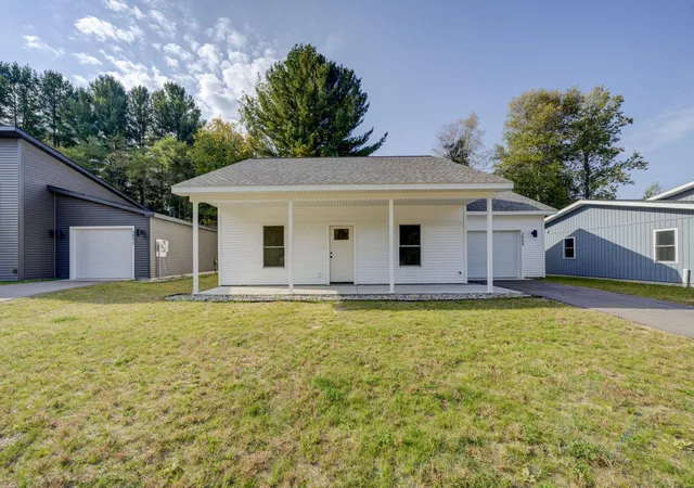 Photo 1 of Single family home for sale at 3888 Falling Leaf Trl, Traverse City, MI 49686 | MLS# 80062716 | Listing updated on 2026-09-14