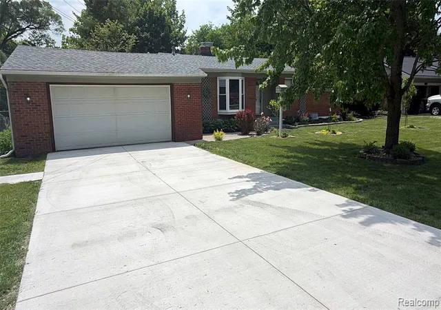 Photo 2 of Single Family Residence at 1451 Wilshire Rd, Haslett, MI 48840 | MLS# 60997006 | | Sold on 2026-06-25