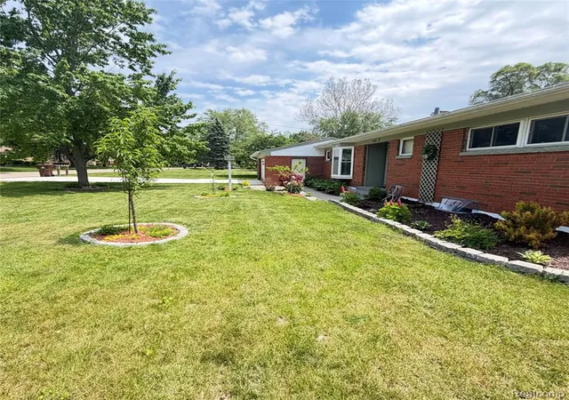 Photo 3 of Single Family Residence at 1451 Wilshire Rd, Haslett, MI 48840 | MLS# 60997006 | | Sold on 2026-06-25