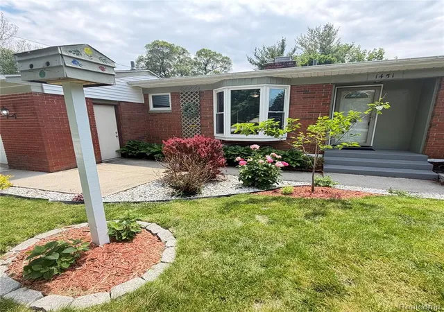 Photo 5 of Single Family Residence at 1451 Wilshire Rd, Haslett, MI 48840 | MLS# 60997006 | | Sold on 2026-06-25