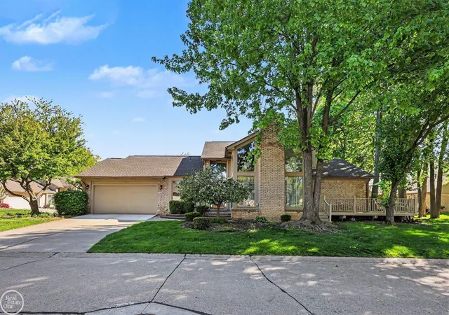 Homes for sale in Clinton Township, MI | 43052 W Kirkwood Dr, Clinton Township, MI 48038 | MLS# 50207377