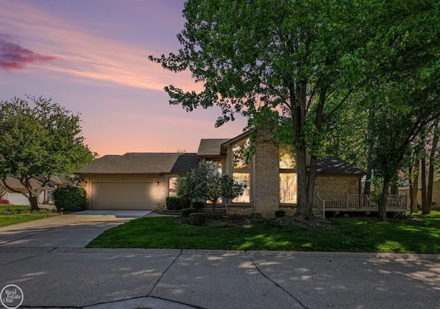 Homes for sale in Clinton Township, MI | 43052 W Kirkwood Dr, Clinton Township, MI 48038 | MLS# 50207377