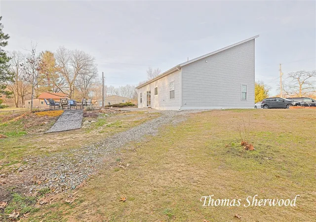 3rd image of 12315 Podunk Ave, Greenville, MI 48838 | MLS# 70524023