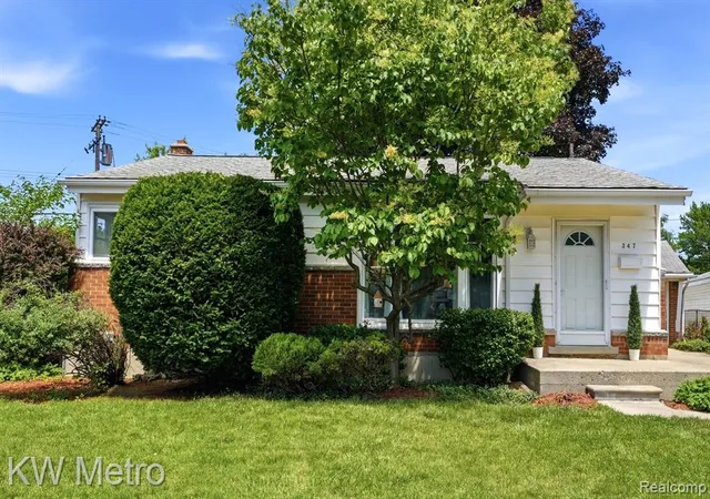 Homes for sale in Madison Heights, MI | 347 Hecht Dr, Madison Heights, MI 48071 | MLS# 61006946