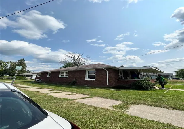 2nd image of 2500 Salt St, Saginaw, MI 48602 | MLS# 60399282