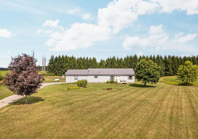 3rd image of 8484 Zue Rd, Buckley, MI 49620 | MLS# 80072574