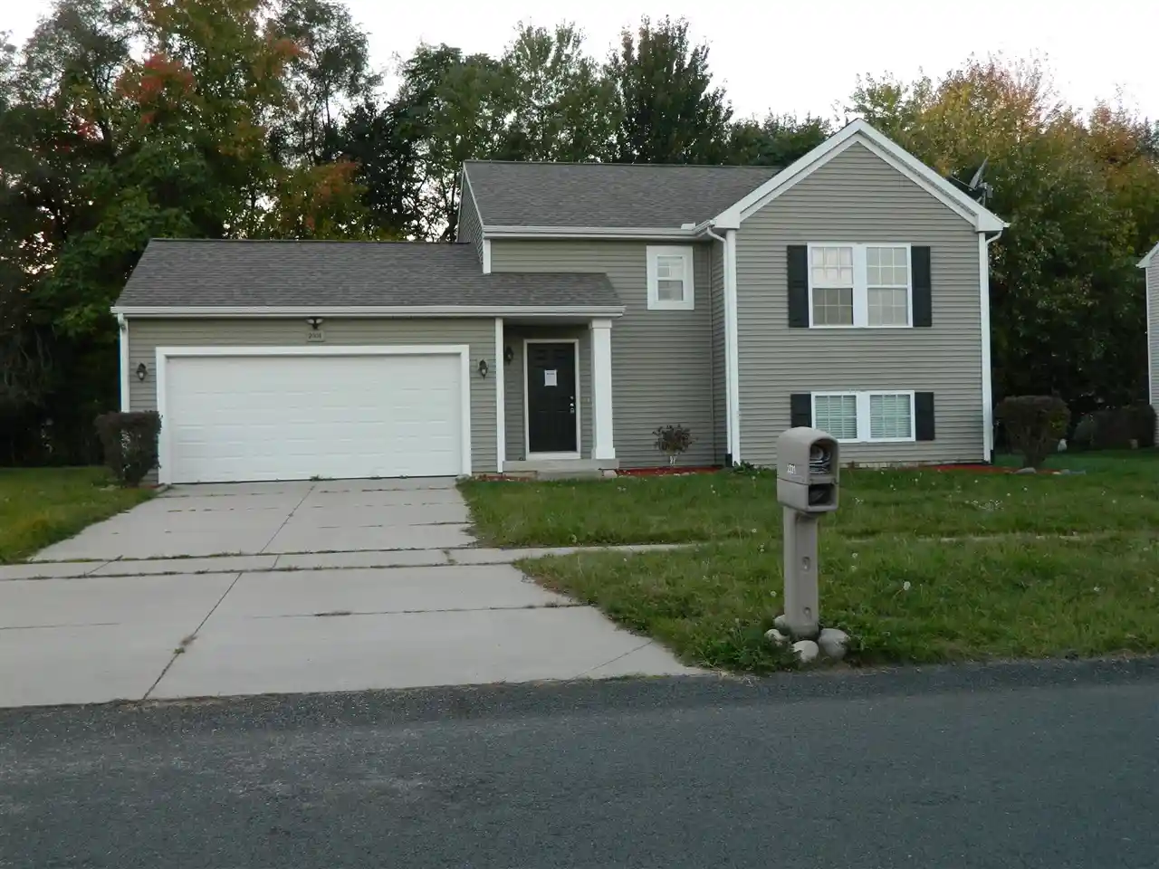 Single family home for sale at 2331 Sagebrush St, Kalamazoo, MI 49006 | MLS# 70566215