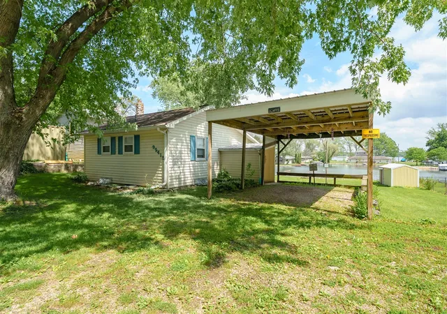 Photo 3 of Single family home for sale at 92415 Gravel Lake Dr, Lawton, MI 49065 | MLS# 70533550 | Listing updated on 2026-05-22